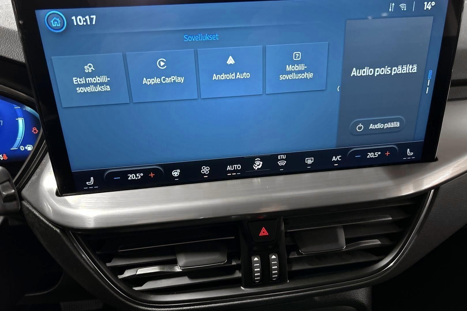 Ford Focus iso kuva 15