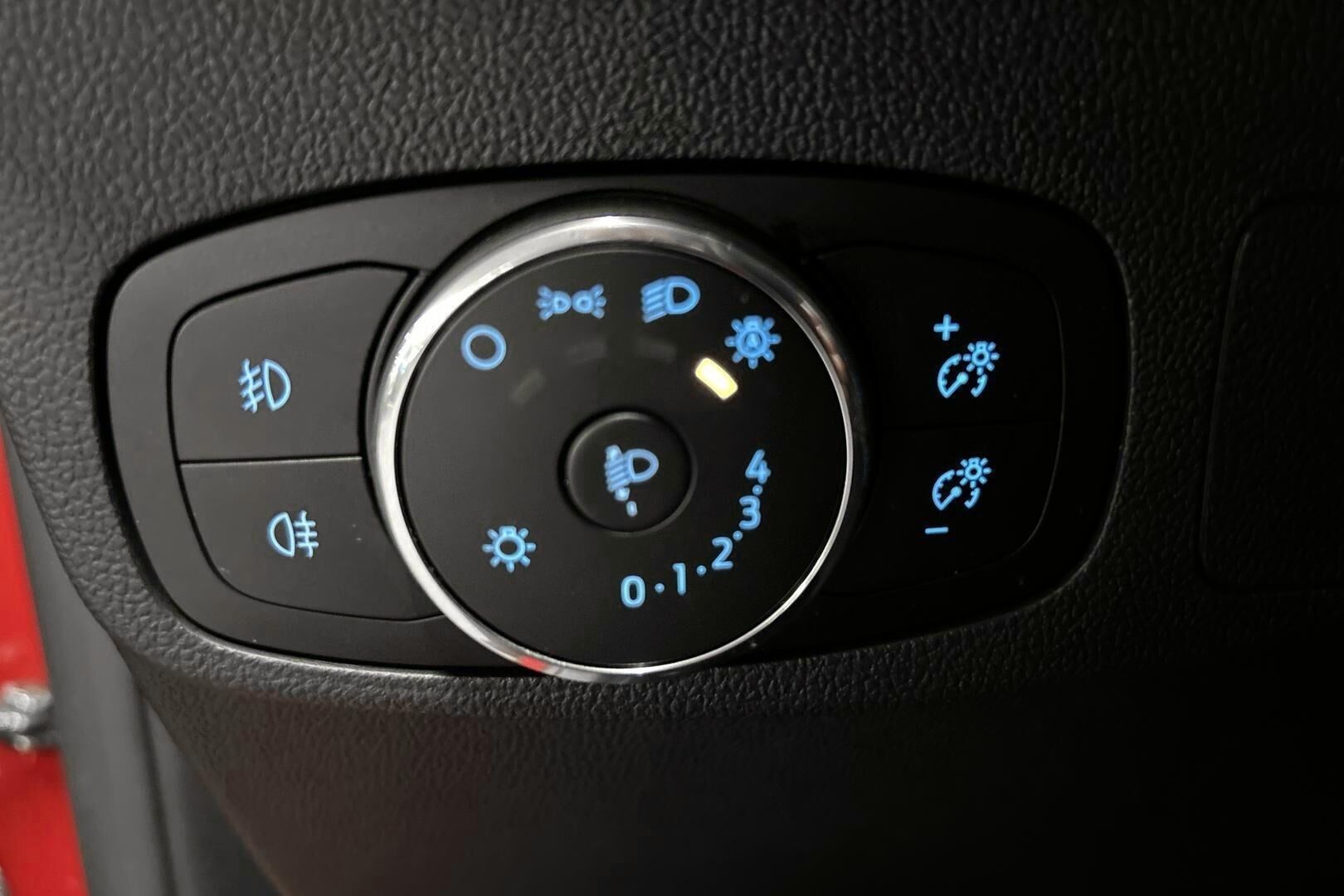 Ford Focus iso kuva 25