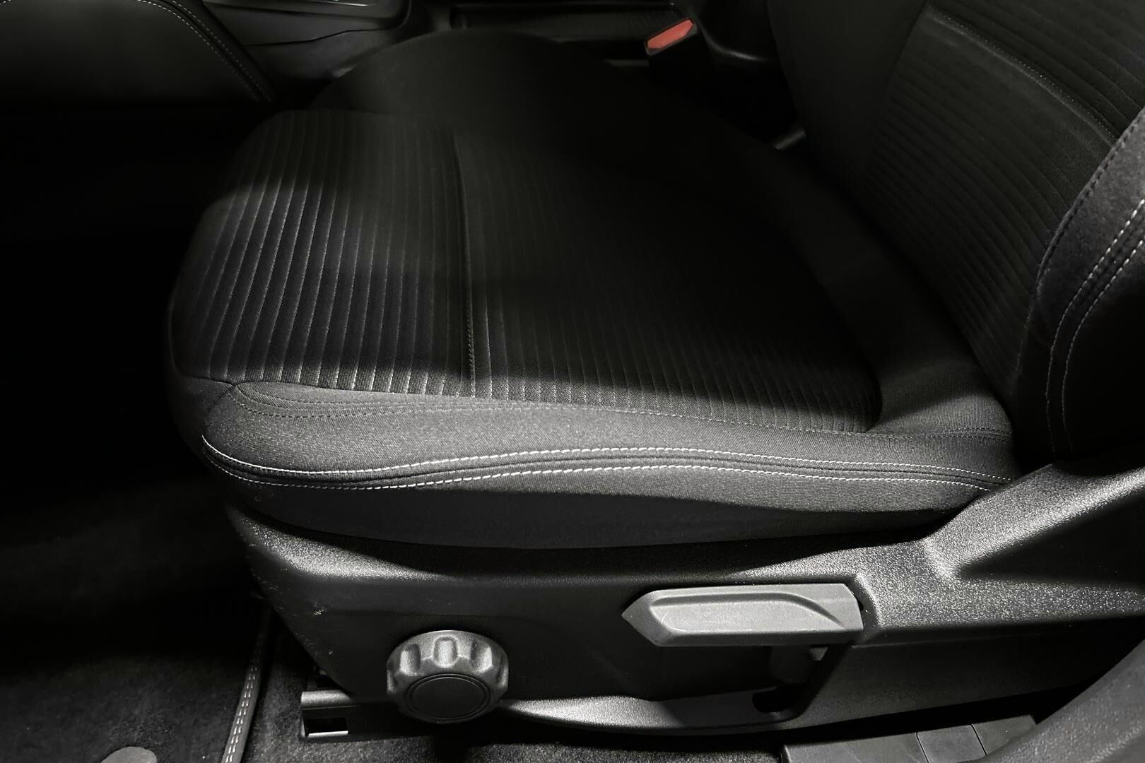 Ford Focus iso kuva 27