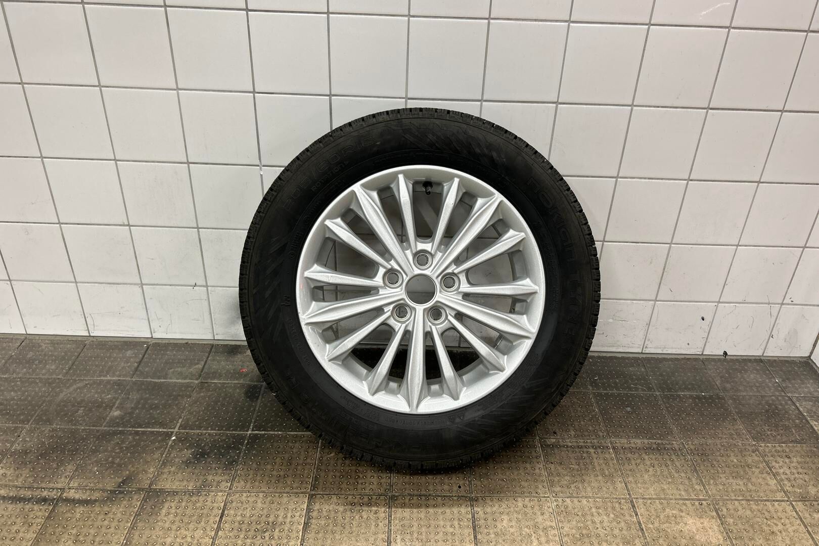 Ford Focus iso kuva 30