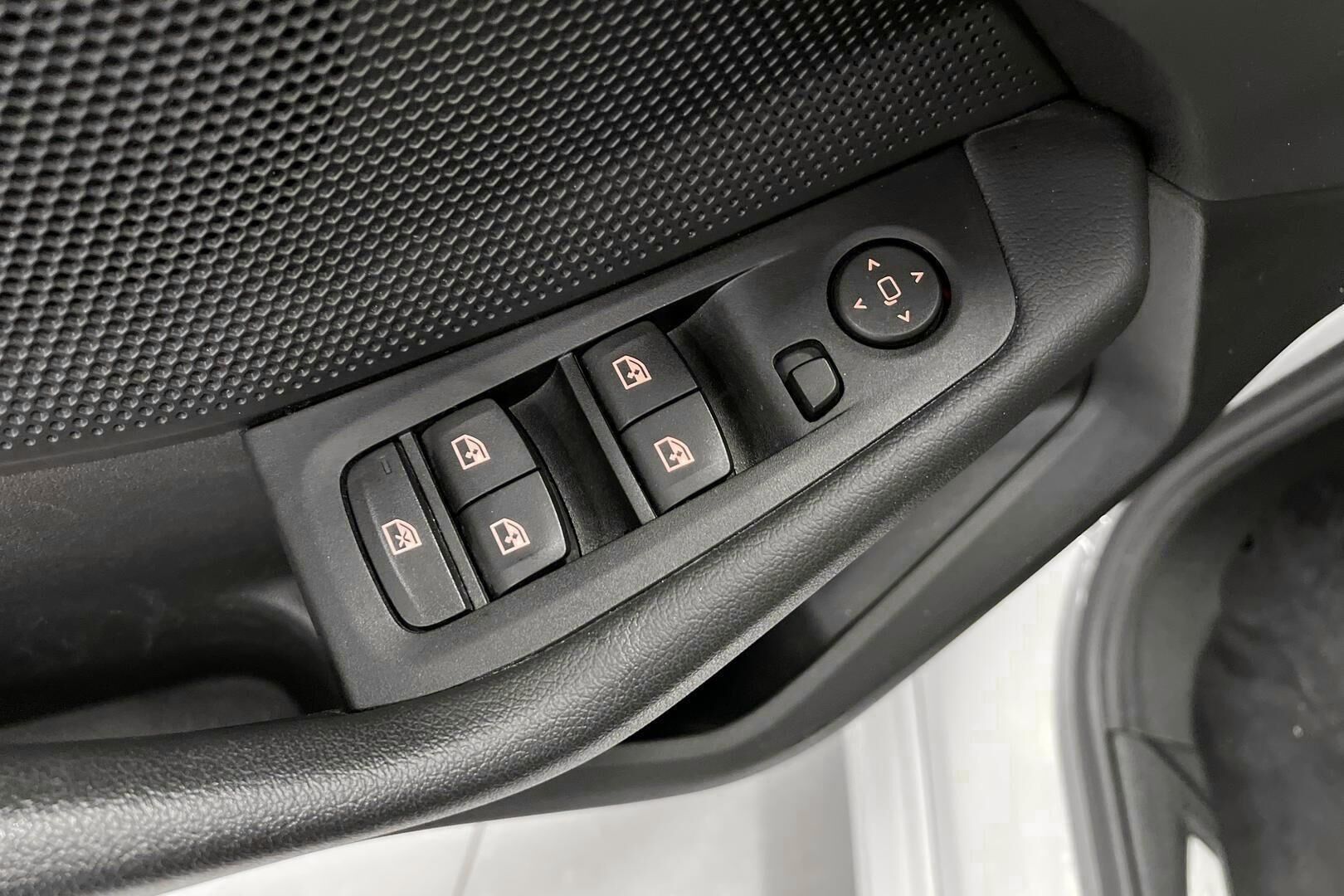 BMW 1-sarja iso kuva 14