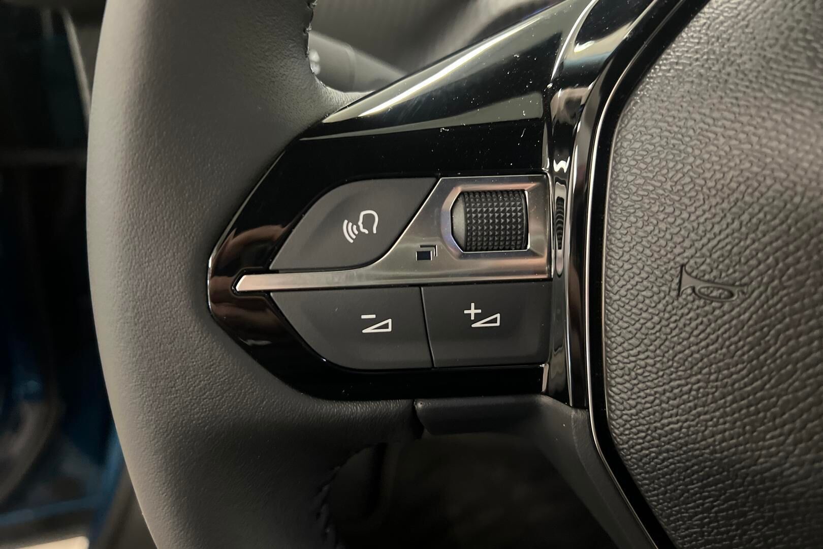 Peugeot 2008 iso kuva 15