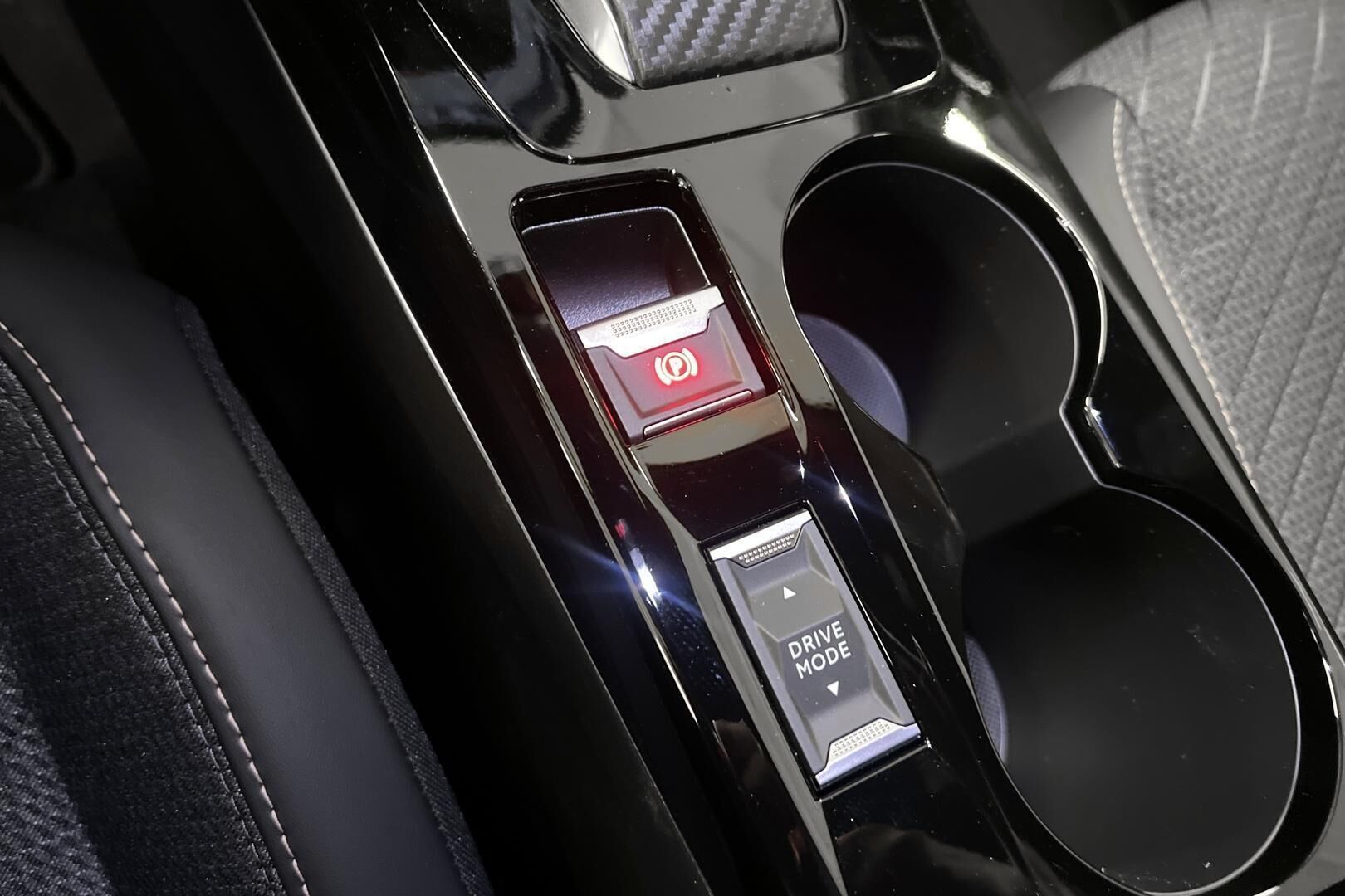 Peugeot 2008 iso kuva 21