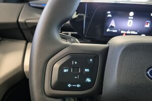 Ford Explorer esikatselu 8