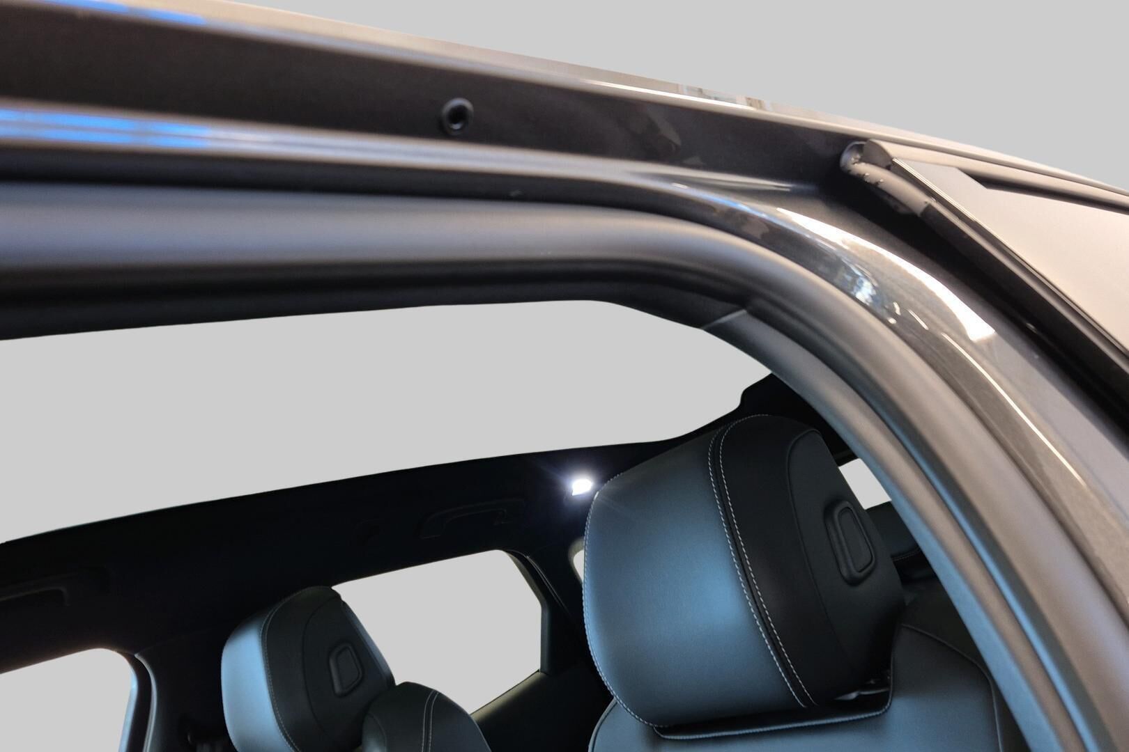 Ford Explorer iso kuva 12