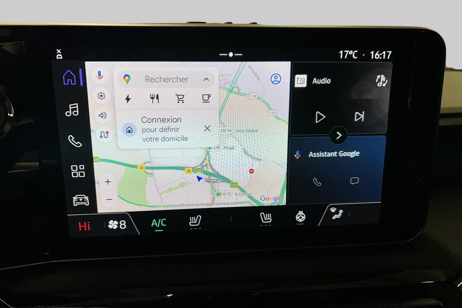 Nissan Micra iso kuva 20