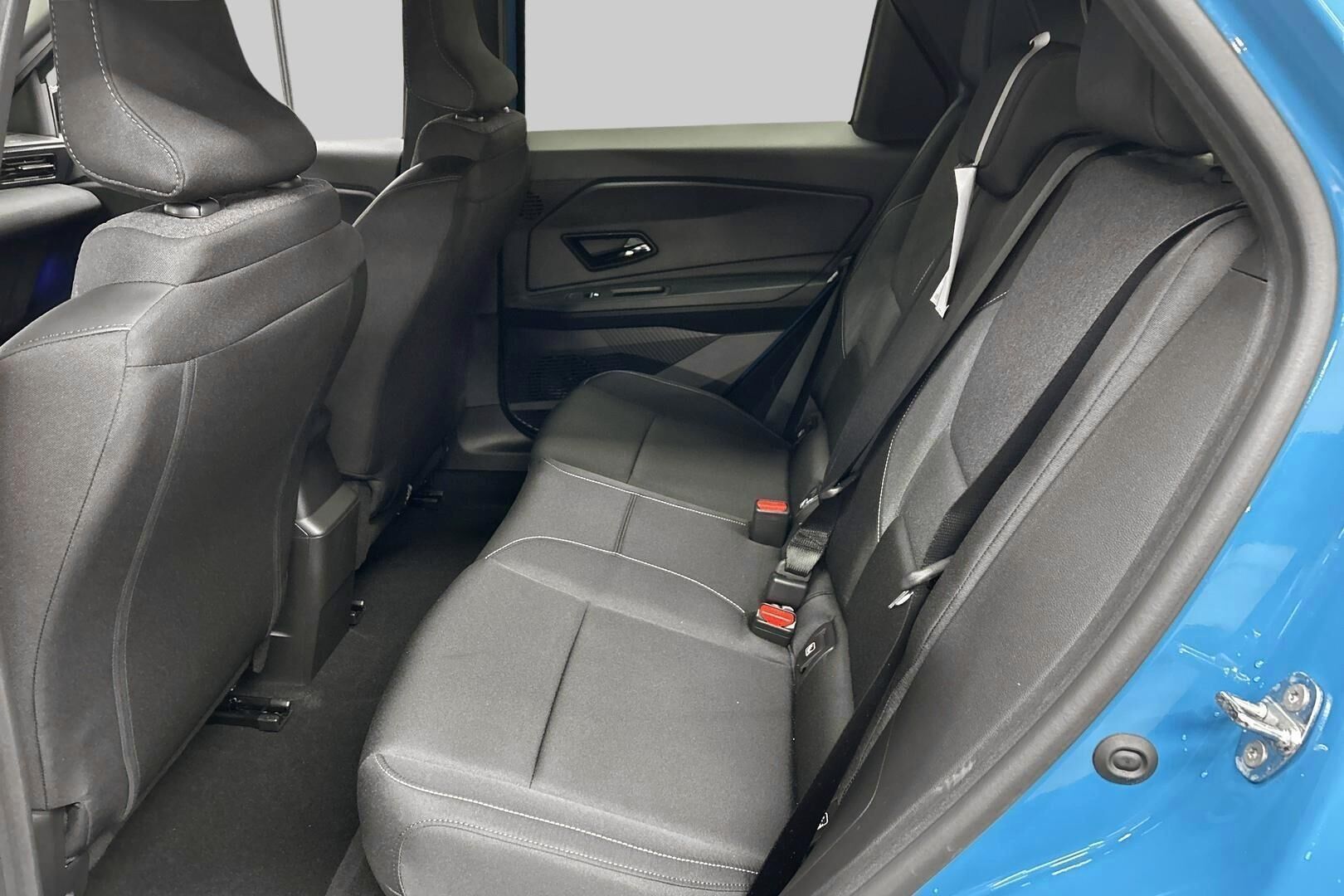 Nissan Micra iso kuva 9