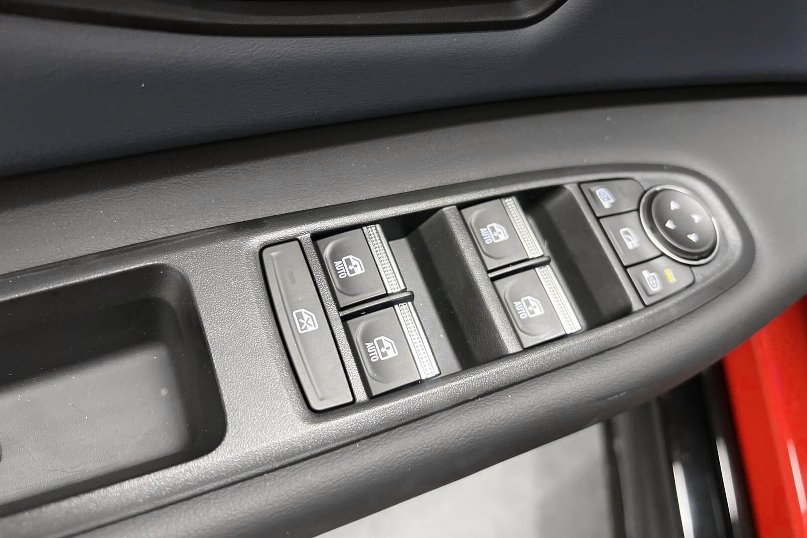 Nissan Micra iso kuva 13