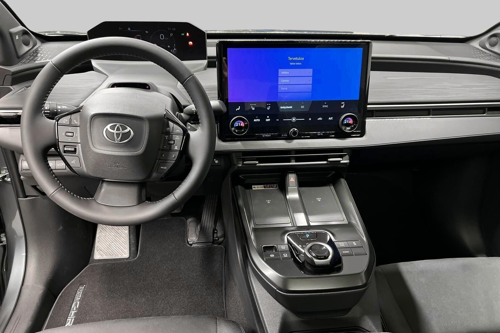 Toyota C-HR+ iso kuva 10
