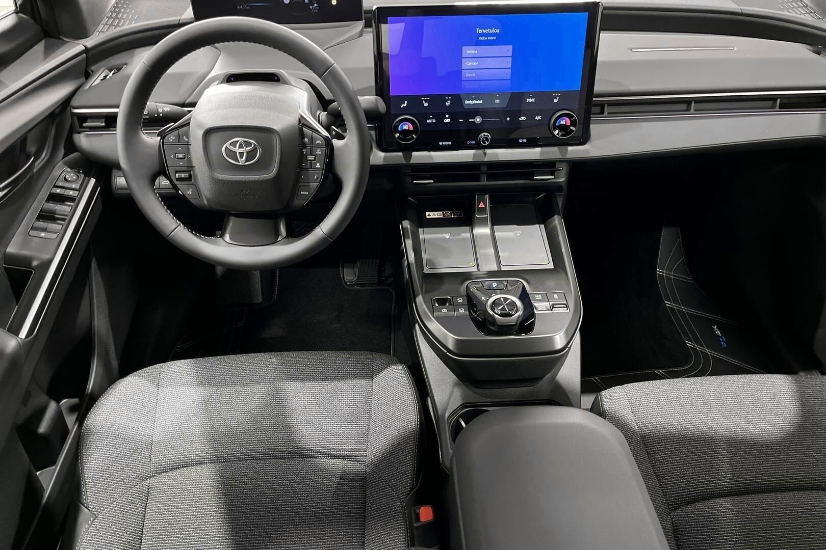 Toyota bZ4X iso kuva 9