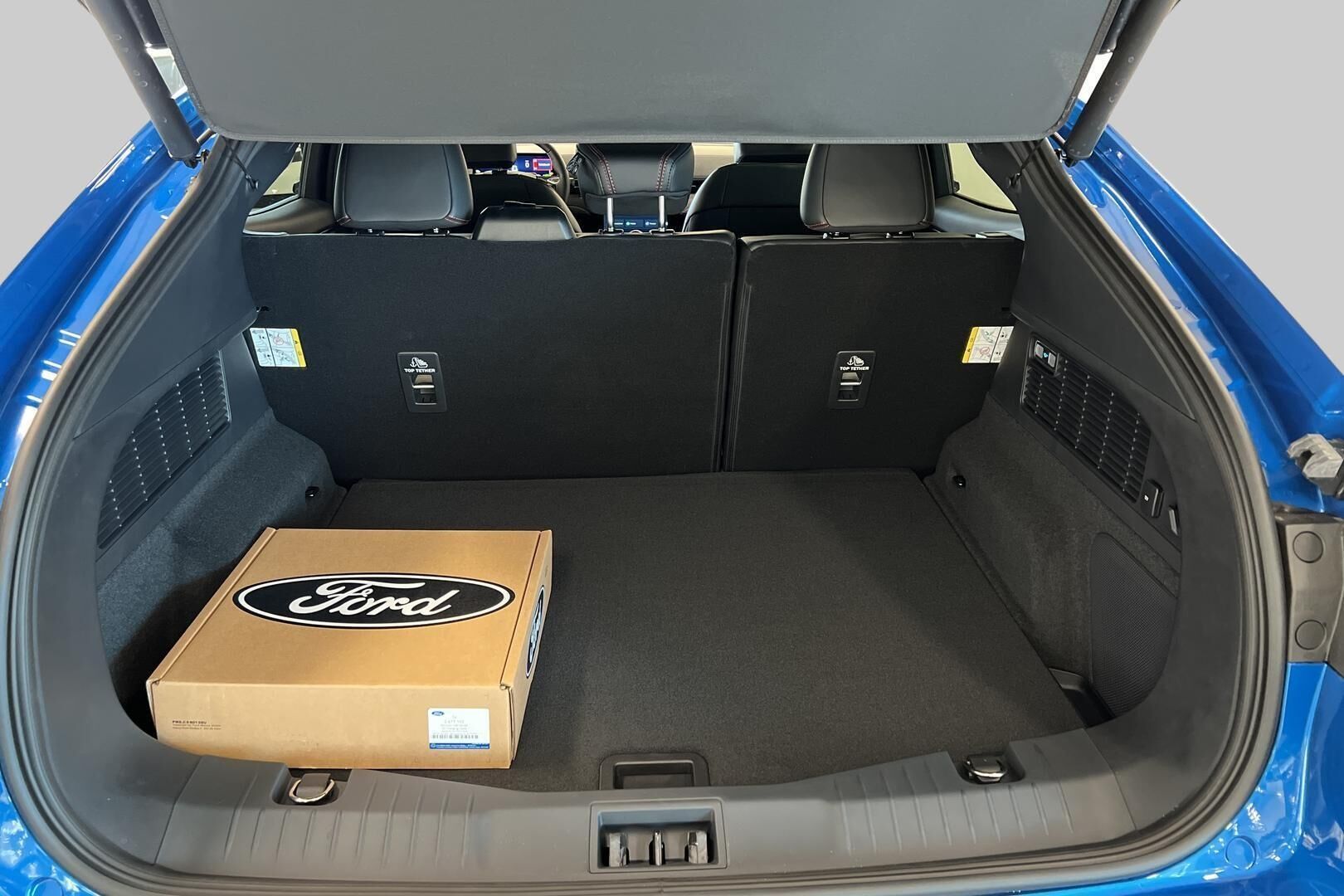 Ford Mustang Mach-E iso kuva 11