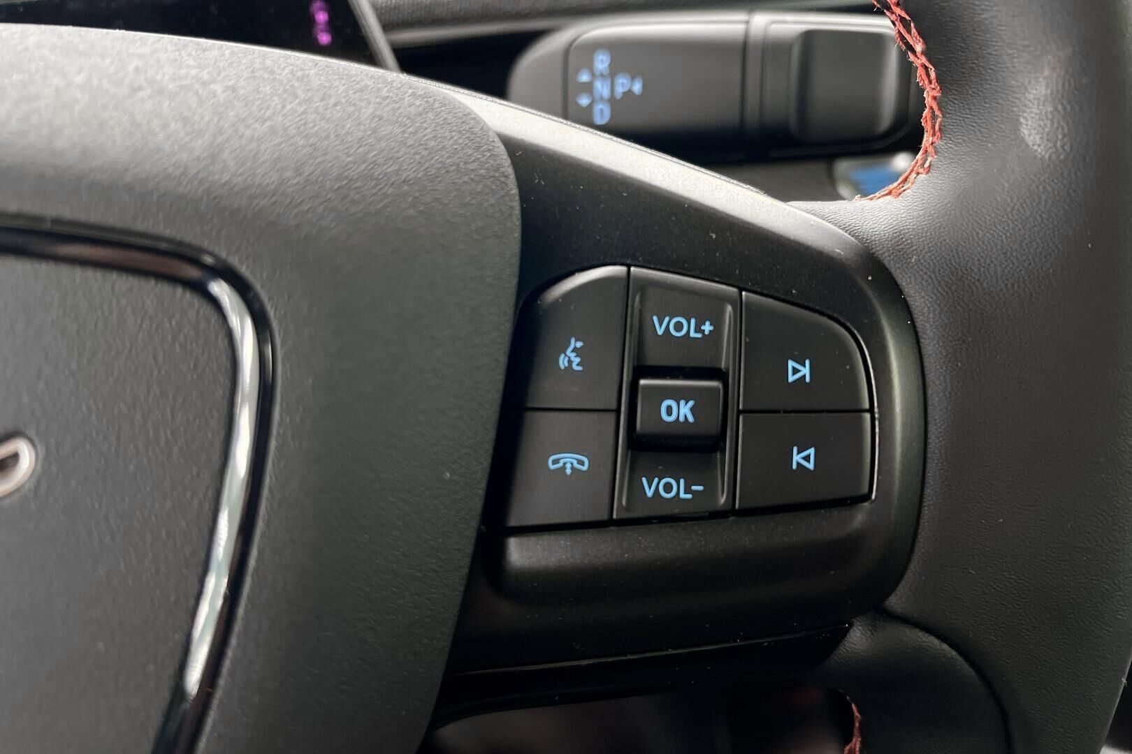 Ford Mustang Mach-E iso kuva 17