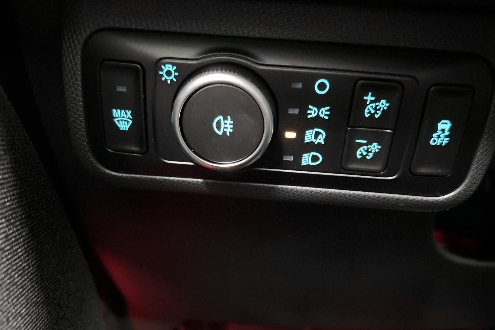 Ford Mustang Mach-E iso kuva 20