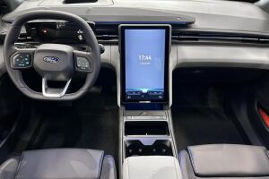 Ford Explorer esikatselu 10