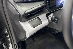 Ford Explorer esikatselu 26