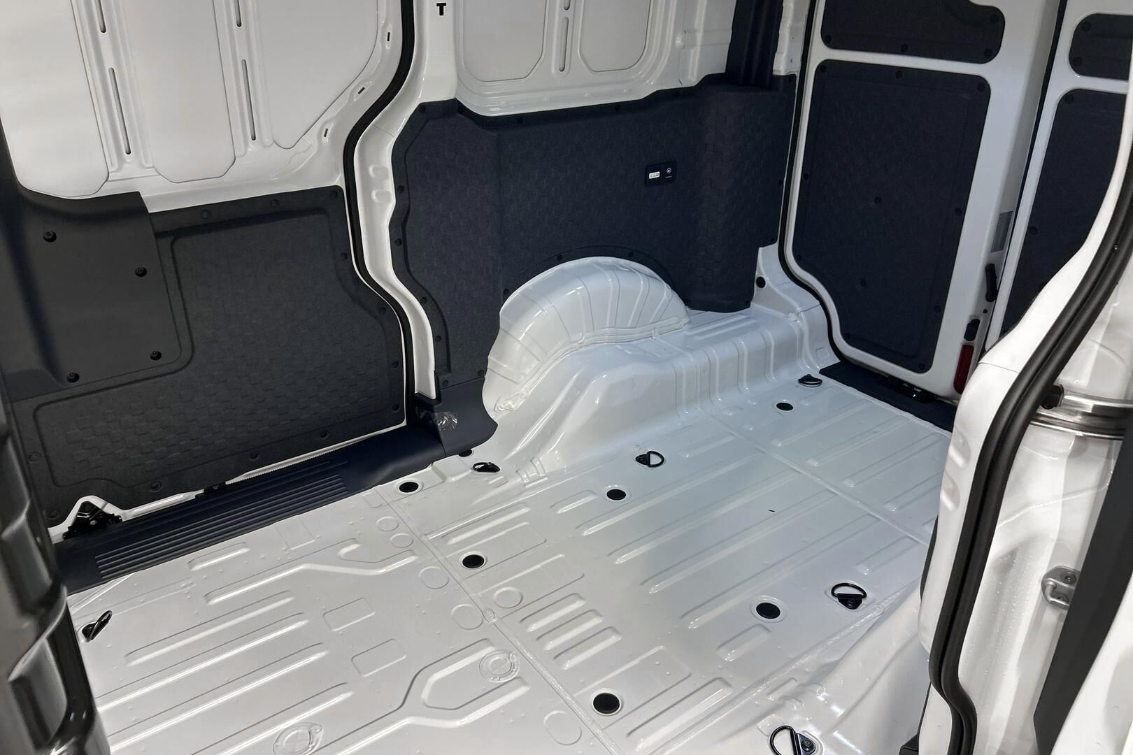 Kia PV5 Cargo iso kuva 9