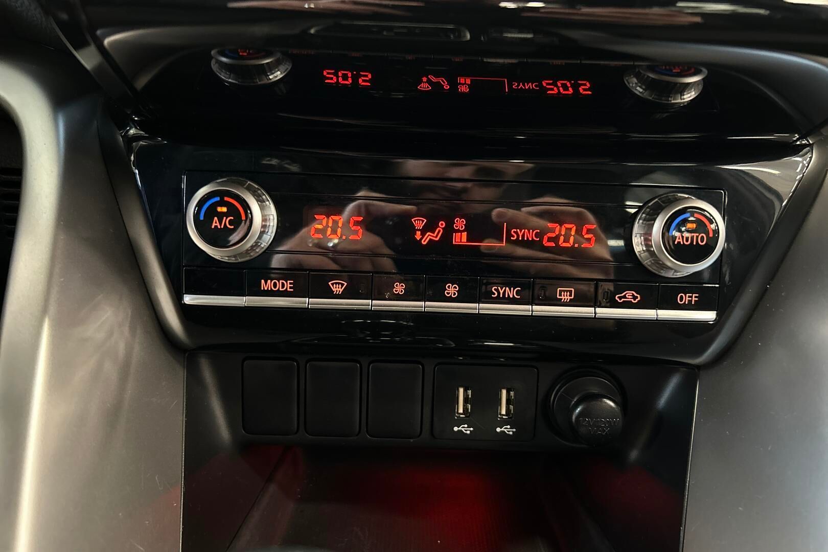 MITSUBISHI Eclipse Cross iso kuva 28