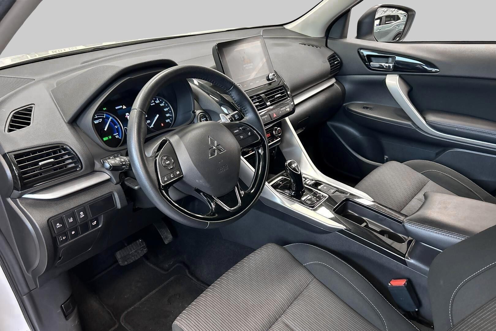 MITSUBISHI Eclipse Cross iso kuva 9