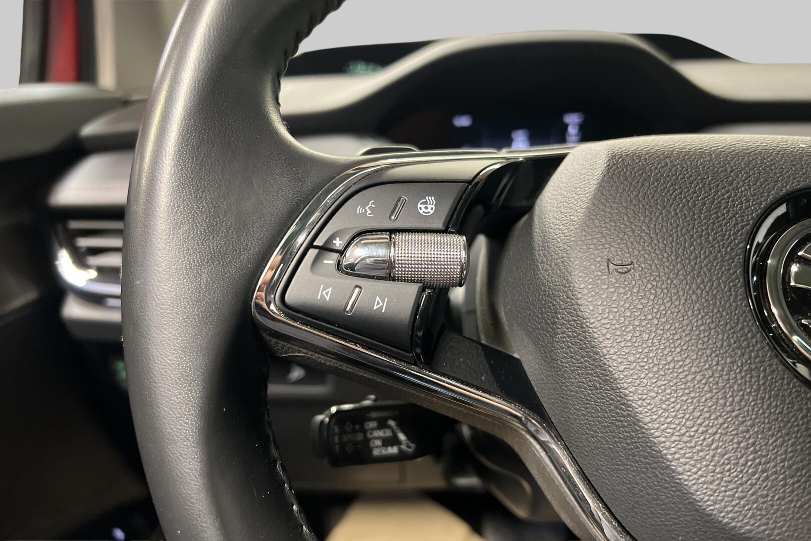 SKODA ENYAQ iso kuva 17