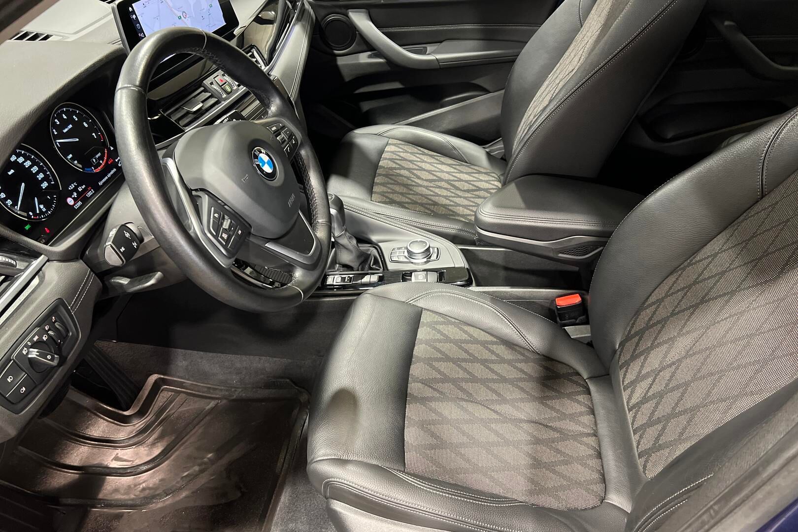 BMW X1 iso kuva 8