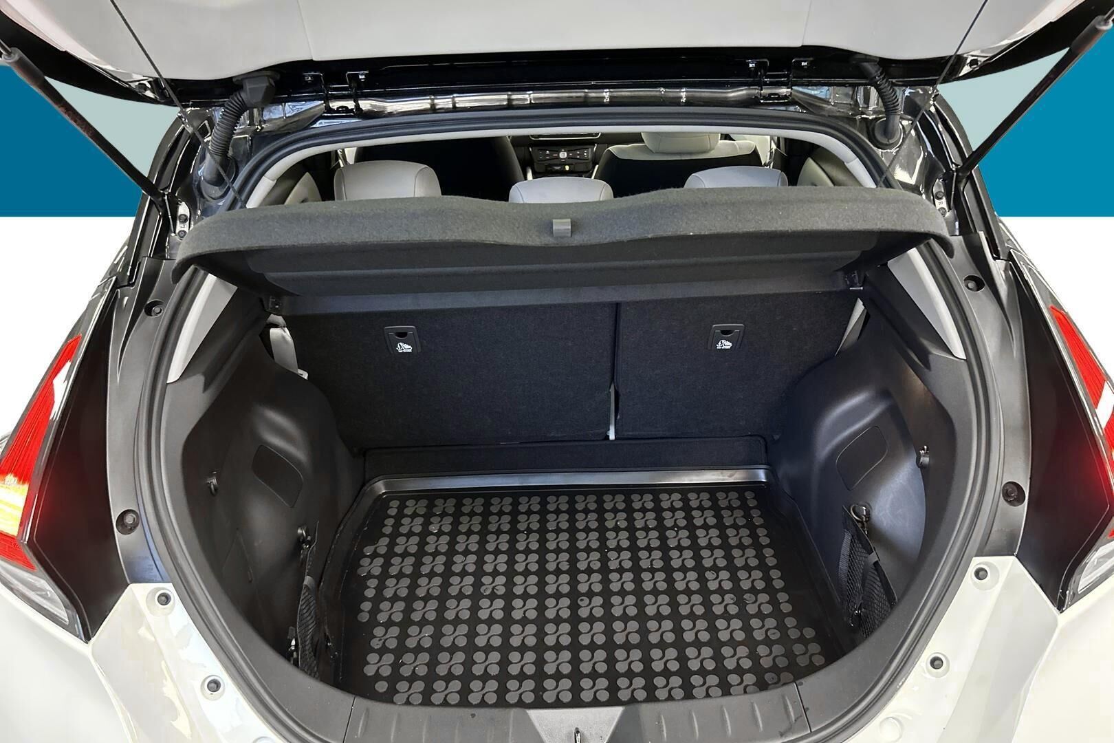 NISSAN LEAF iso kuva 12