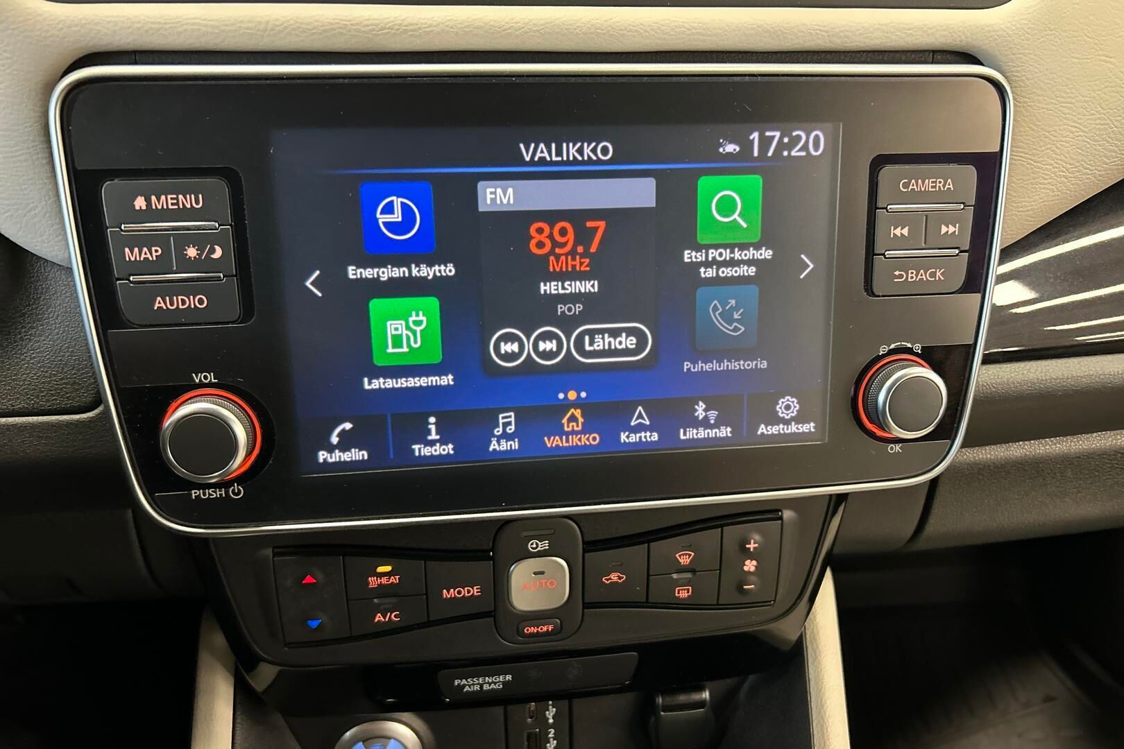 NISSAN LEAF iso kuva 16