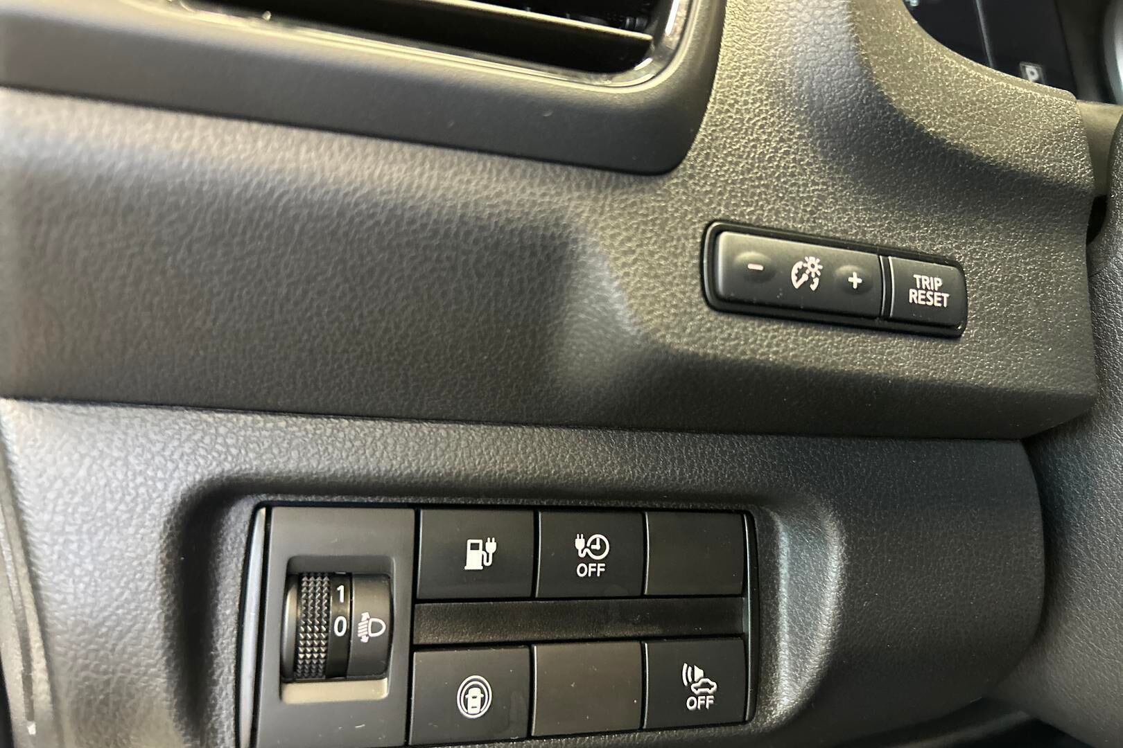 NISSAN LEAF iso kuva 24