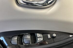 NISSAN LEAF esikatselu 25