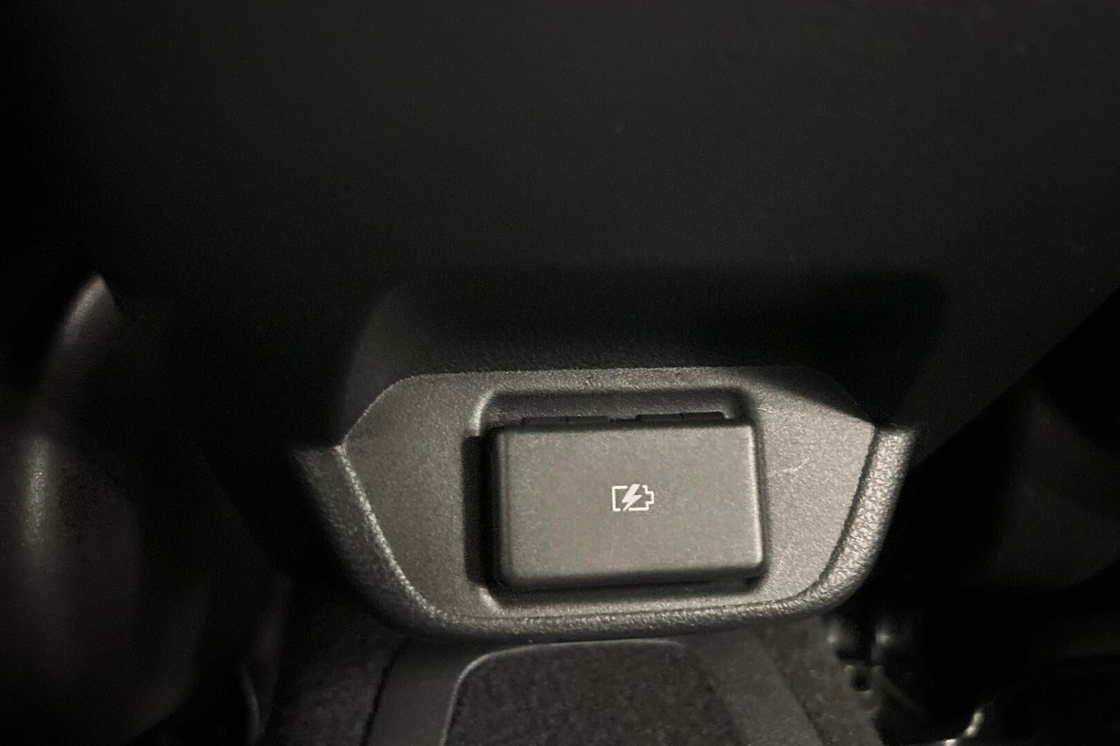 NISSAN LEAF iso kuva 28