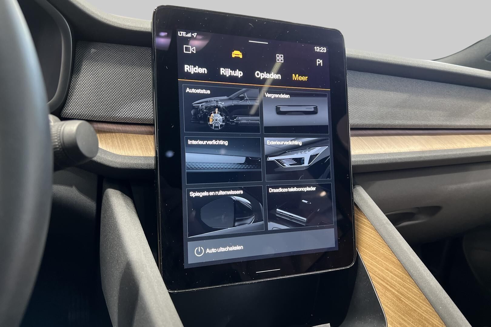 POLESTAR 2 iso kuva 18