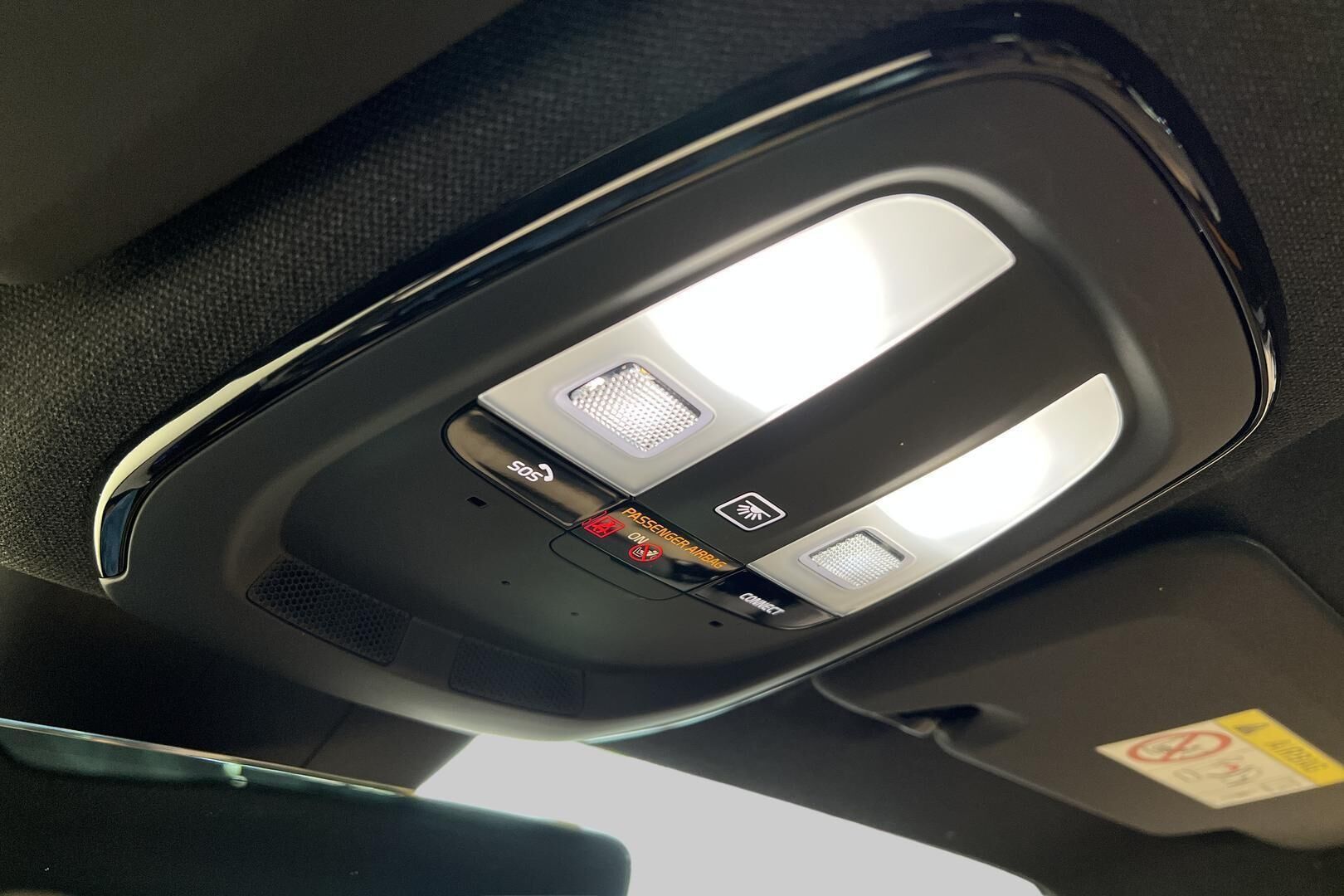 POLESTAR 2 iso kuva 24