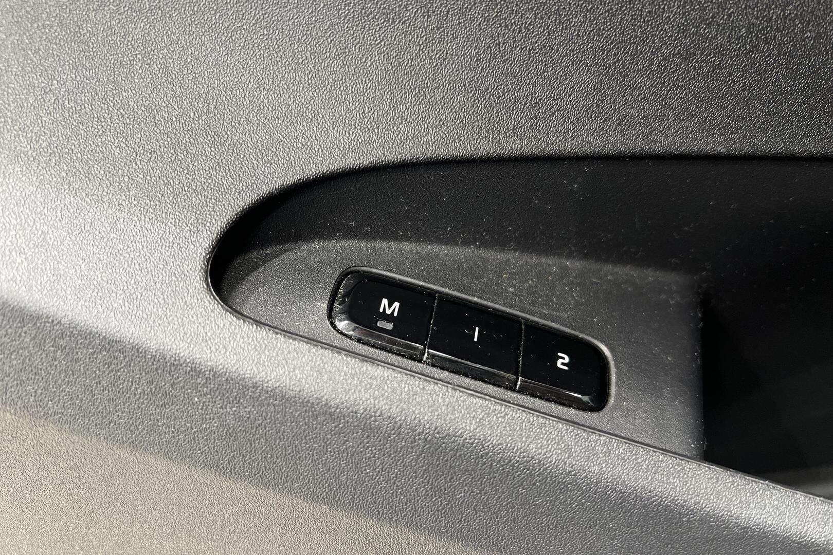 POLESTAR 2 iso kuva 30