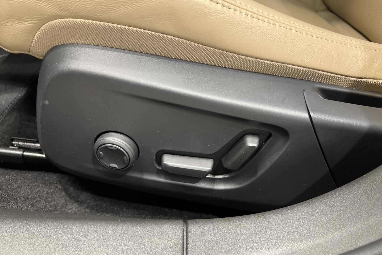 POLESTAR 2 iso kuva 31