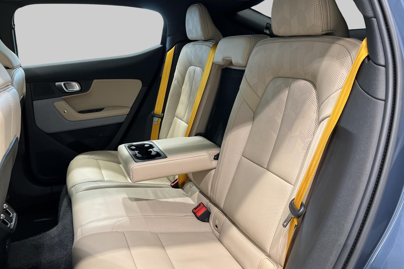 POLESTAR 2 iso kuva 34