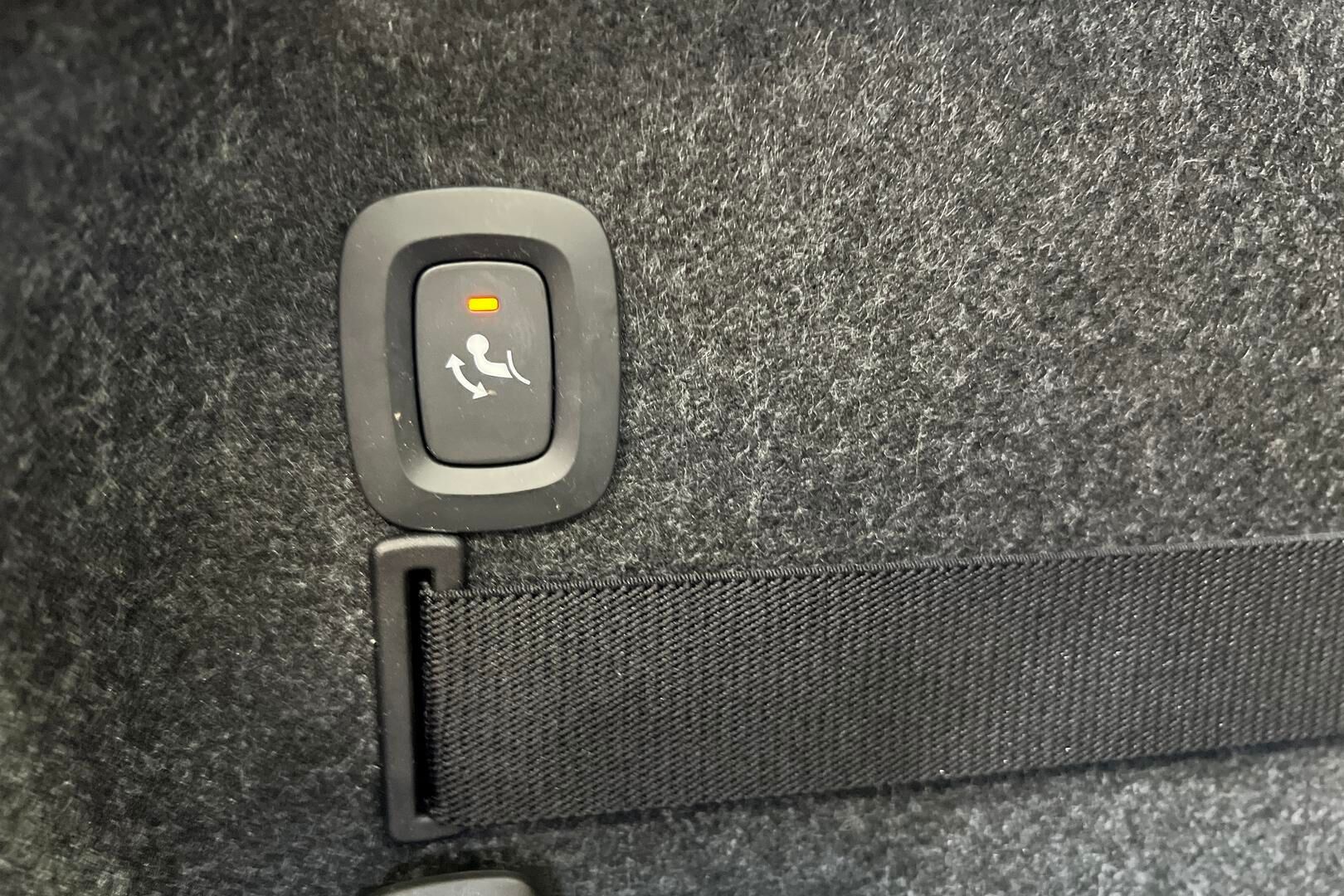 POLESTAR 2 iso kuva 35