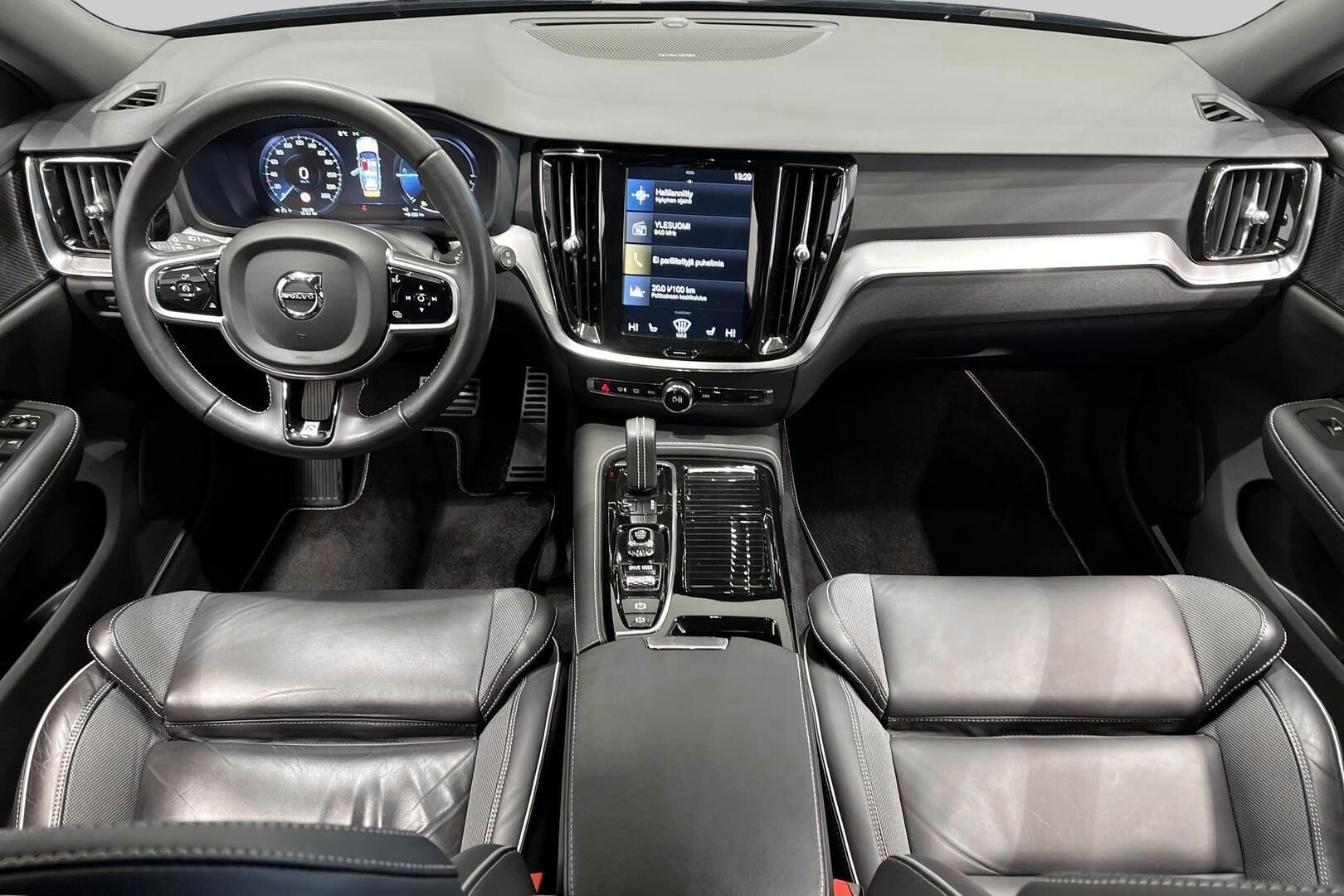 VOLVO V60 iso kuva 11