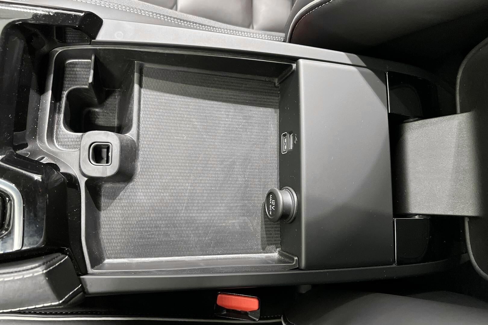 VOLVO V60 iso kuva 22