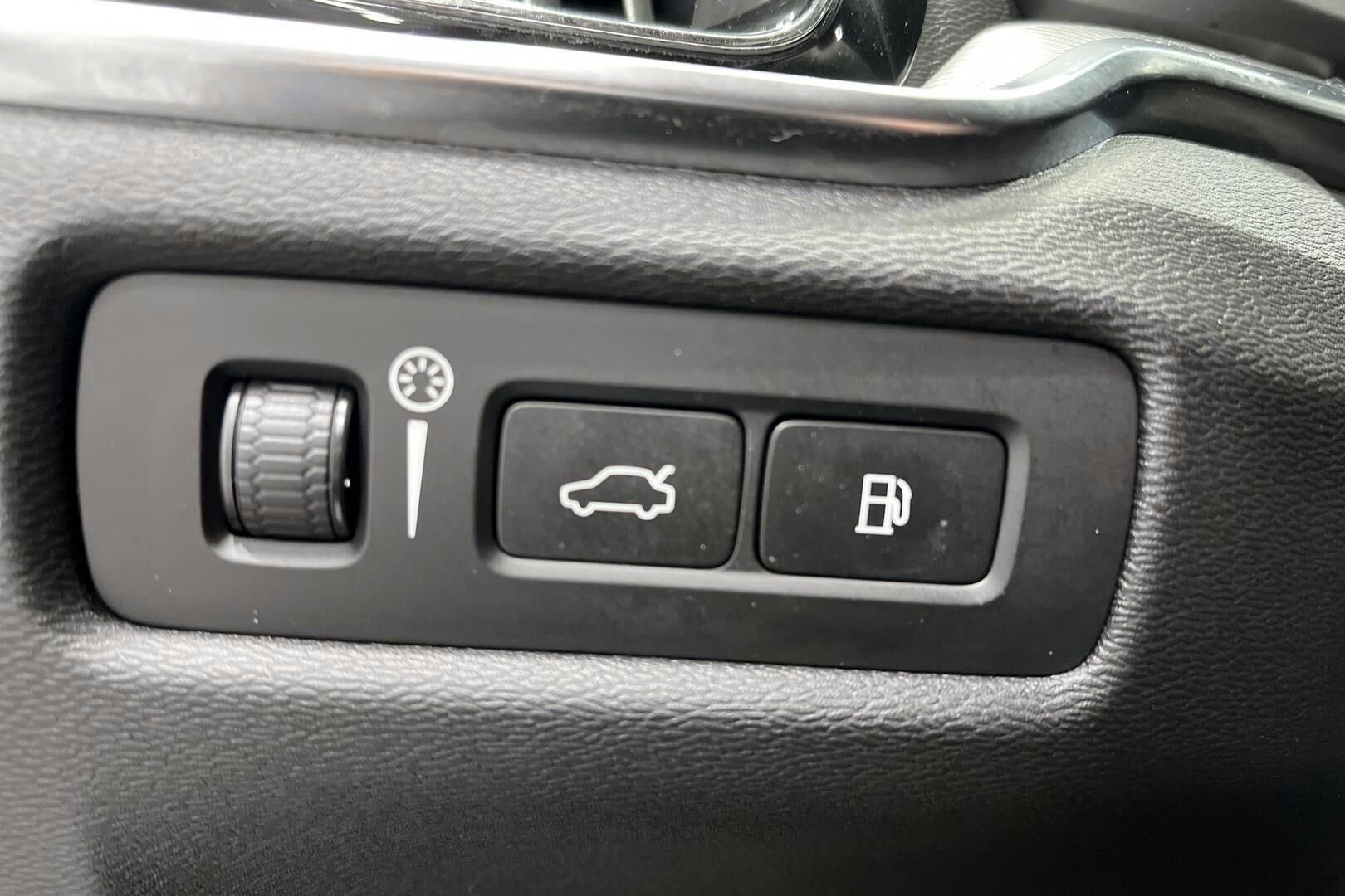 VOLVO V60 iso kuva 26