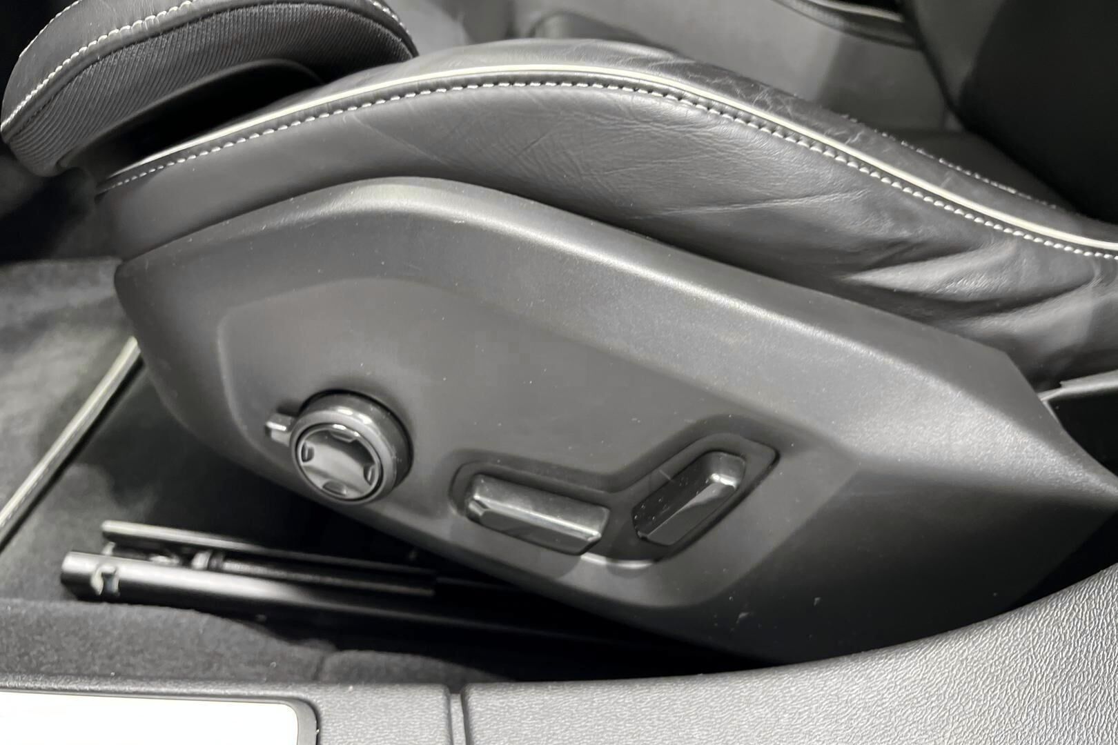 VOLVO V60 iso kuva 29