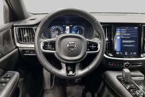 VOLVO V60 esikatselu 32