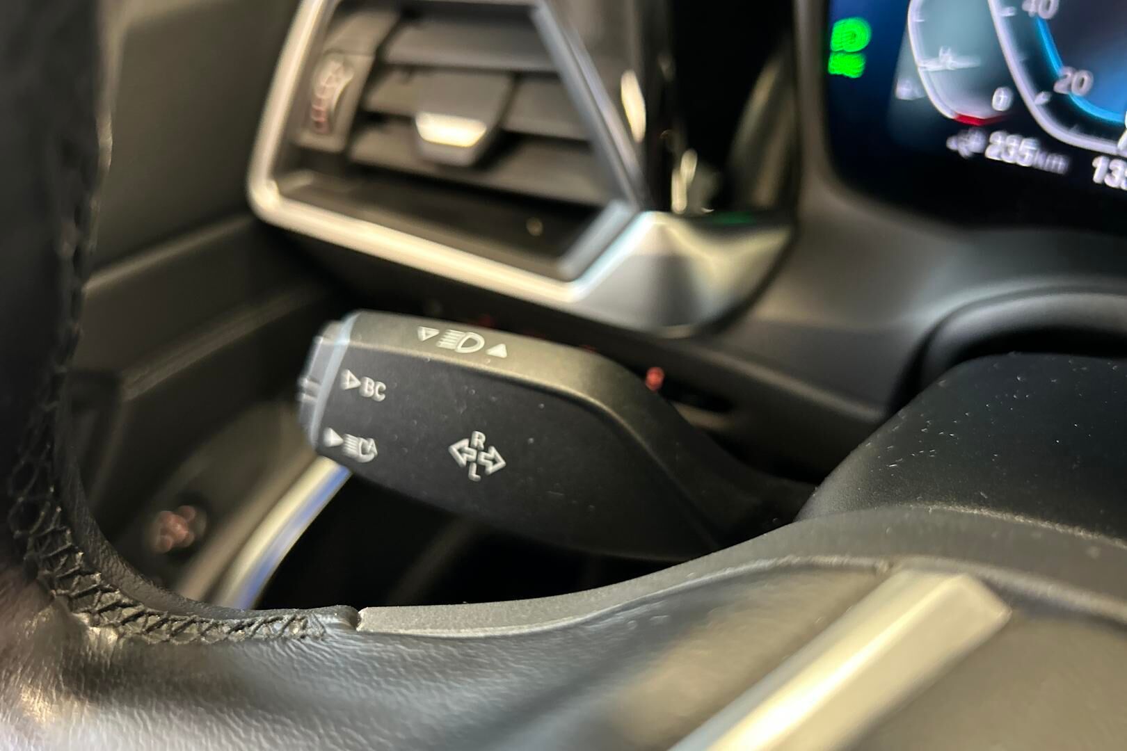 BMW 3-SARJA iso kuva 19