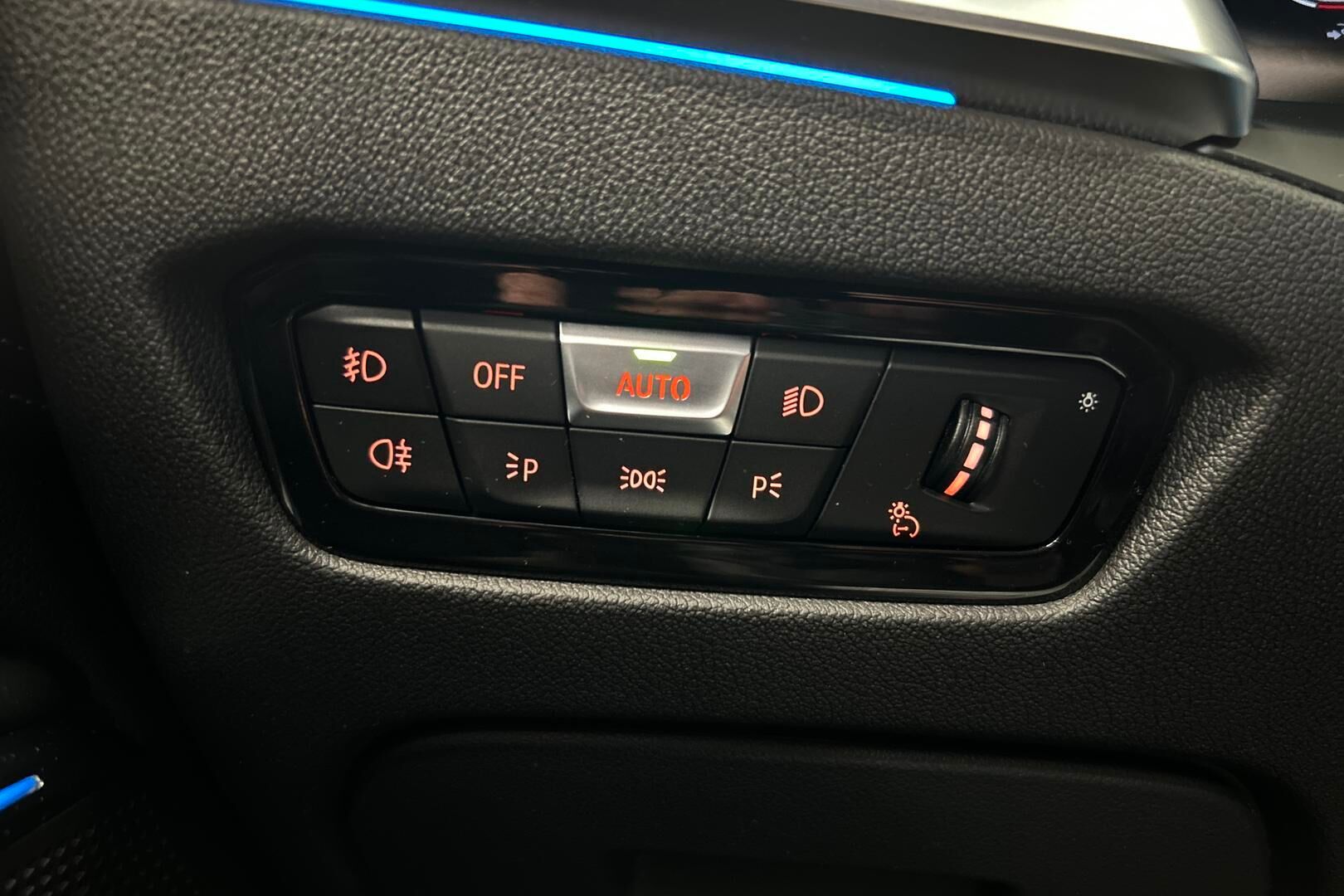 BMW 3-SARJA iso kuva 20