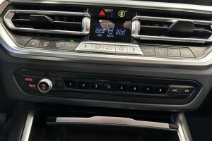 BMW 3-SARJA esikatselu 38