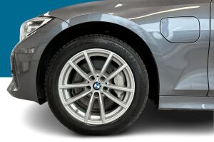 BMW 3-SARJA esikatselu 35