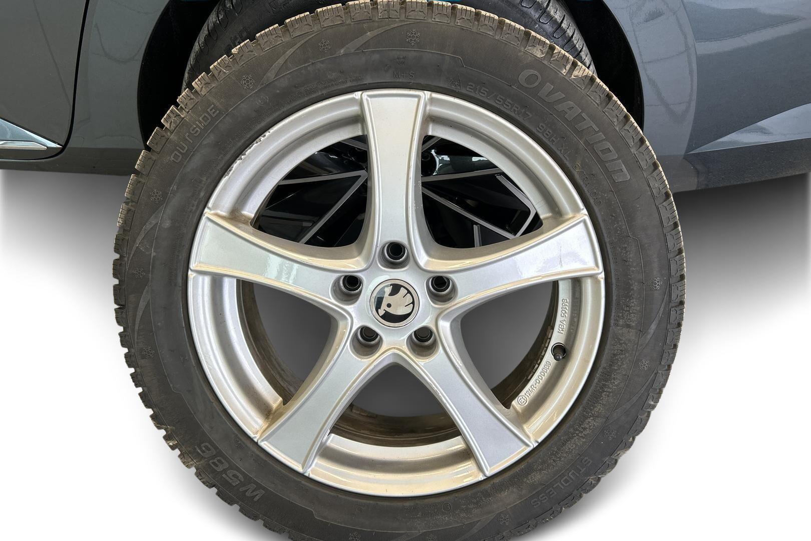 SKODA Superb iso kuva 12