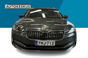 SKODA Superb esikatselu 2