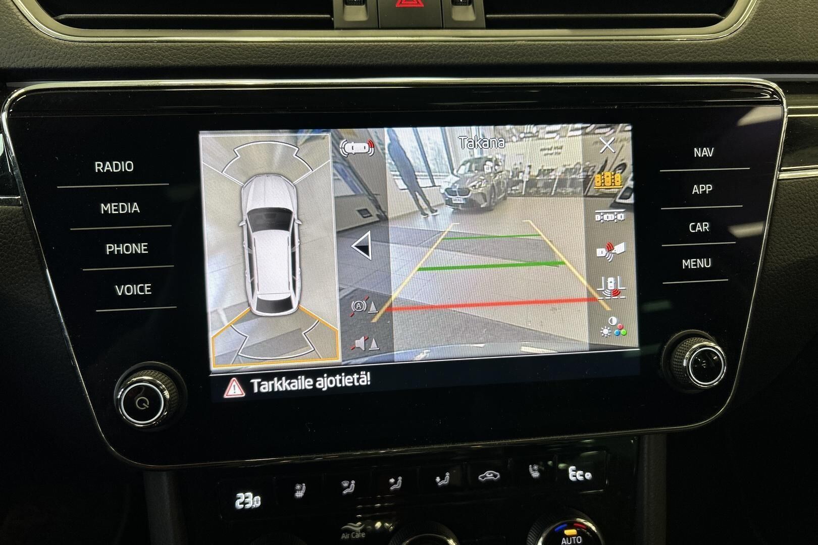 SKODA Superb iso kuva 22