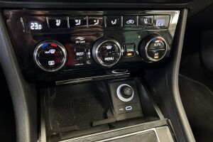 SKODA Superb esikatselu 23