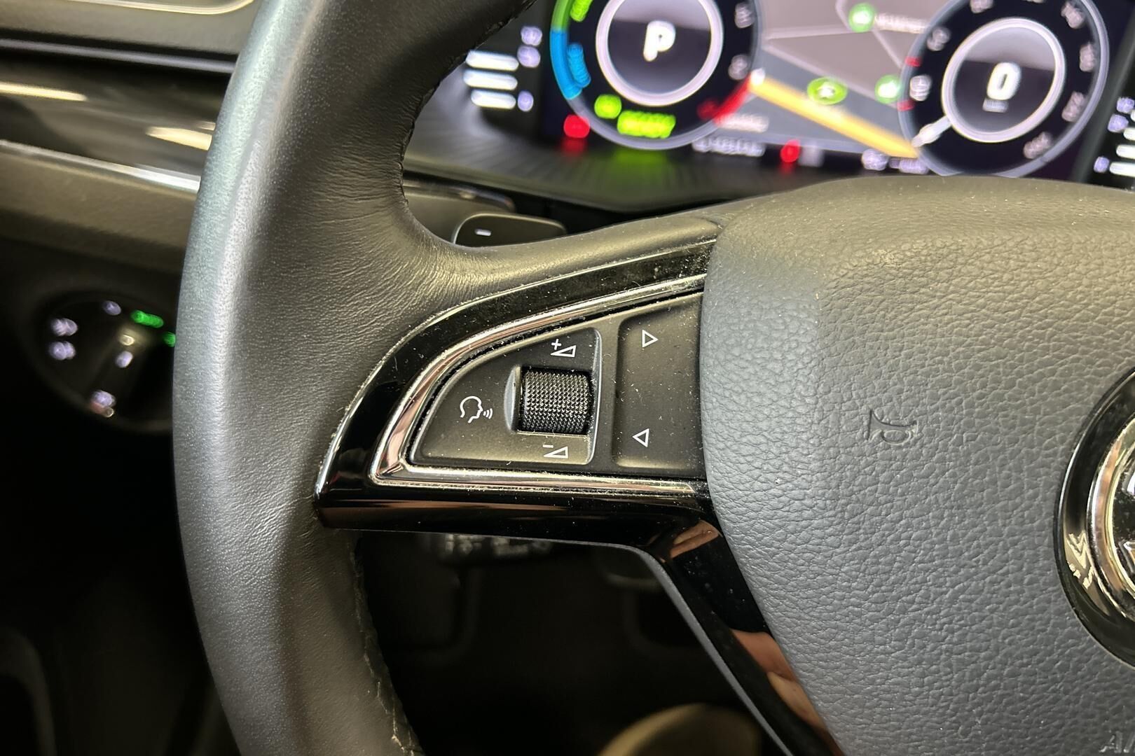 SKODA Superb iso kuva 26