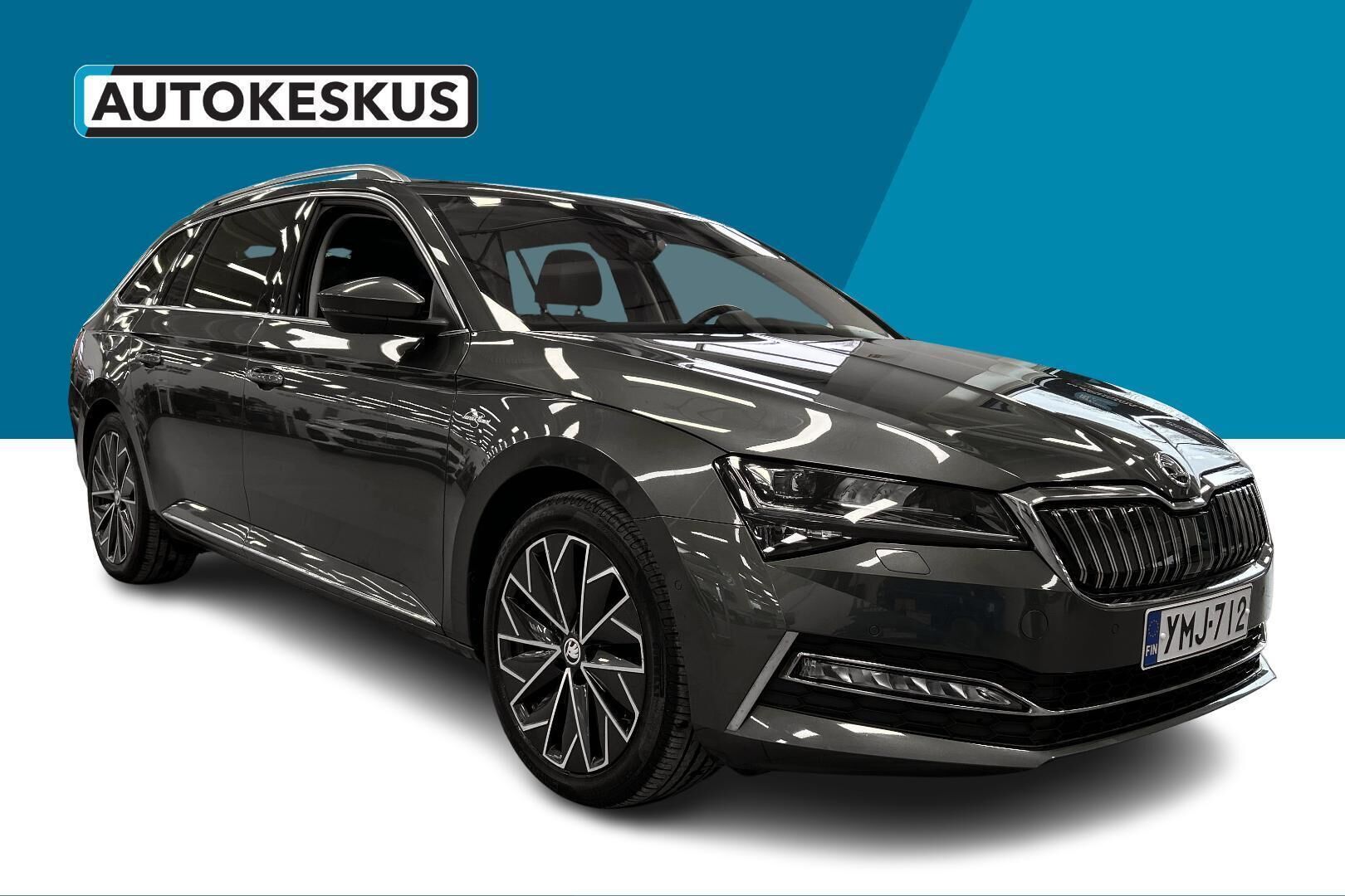 SKODA Superb iso kuva 3